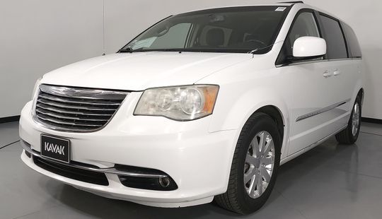 Chrysler • Town & Country