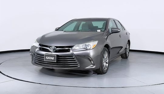 Toyota Camry LE-2017