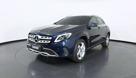 Mercedes Benz GLA 200 CGI ADVANCE-2018