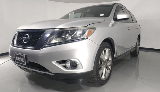 Nissan • Pathfinder