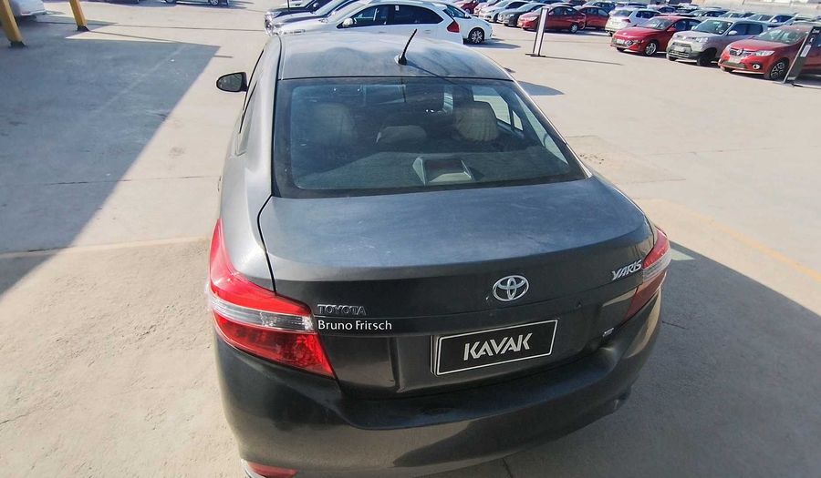 Toyota Yaris 1.5 GLI Sedan 2014