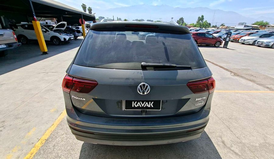 Volkswagen Tiguan 1.4 TSI DSG HIGHLINE 7S Suv 2021