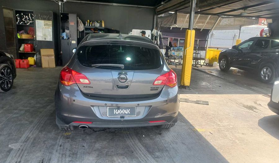 Opel Astra 1.6 TURBO ENJOY AUTO Sedan 2013