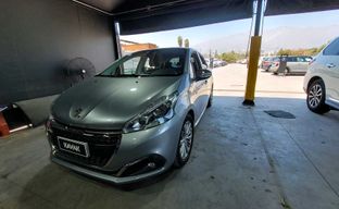 Peugeot • 208