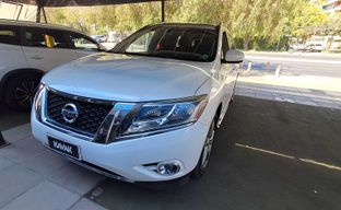 Nissan • Pathfinder