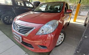 Nissan • Versa