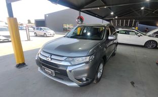 Mitsubishi • Outlander