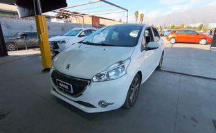 Peugeot • 208