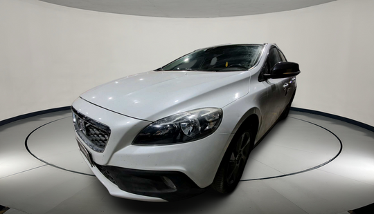 Volvo • V40