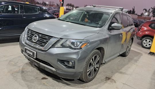Nissan • Pathfinder
