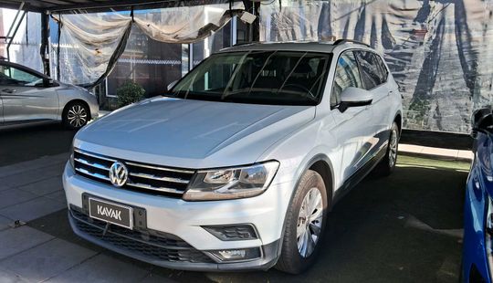 Volkswagen • Tiguan