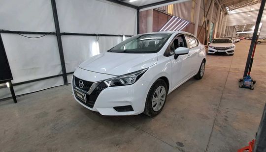 Nissan • Versa