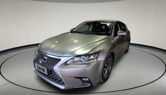 Lexus • CT200H