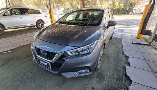 Nissan • Versa