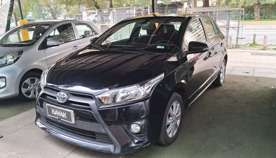 Toyota • Yaris