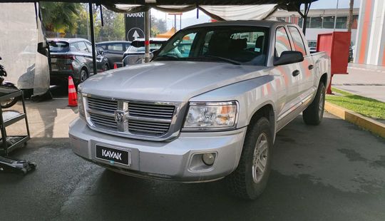 Dodge • Dakota