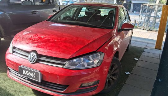 Volkswagen • Golf