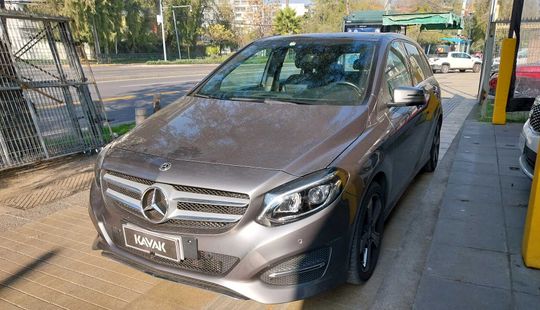 Mercedes Benz • Clase B