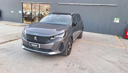 Peugeot • 5008