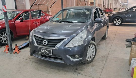 Nissan • Versa