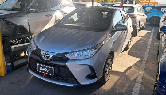 Toyota • Yaris