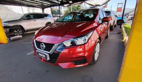 Nissan • Versa