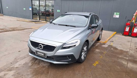 Volvo • V40