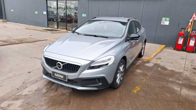 Volvo • V40