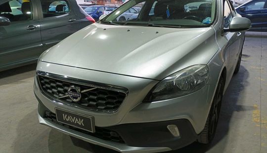 Volvo • V40