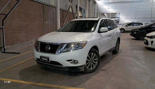 Nissan • Pathfinder