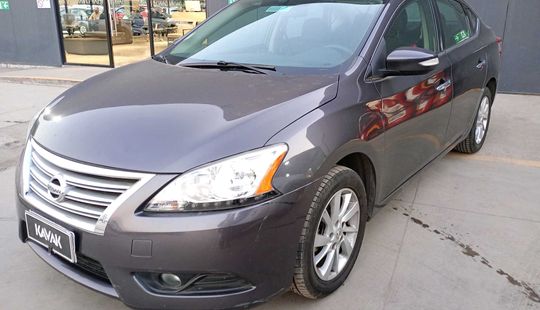 Nissan • Sentra