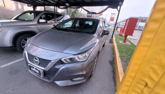 Nissan • Versa
