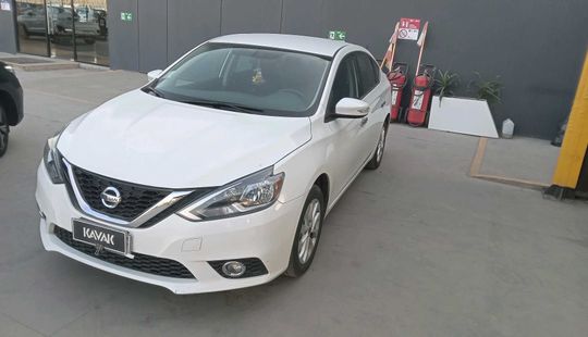 Nissan • Sentra