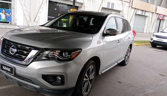 Nissan • Pathfinder