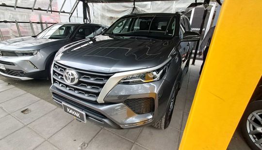 Toyota • Fortuner