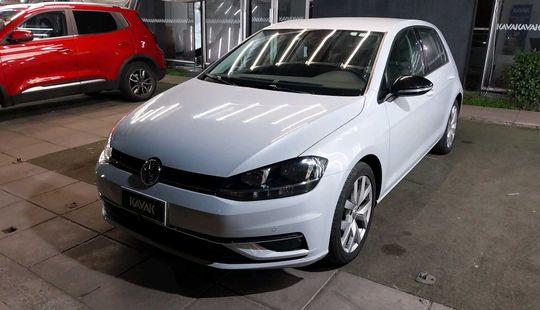 Volkswagen • Golf