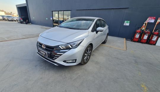 Nissan • Versa