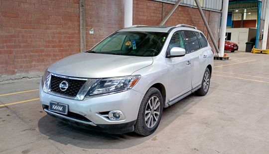 Nissan • Pathfinder