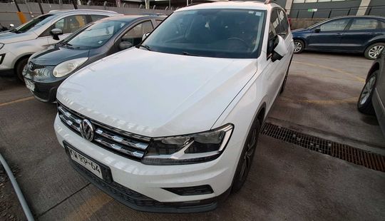 Volkswagen • Tiguan
