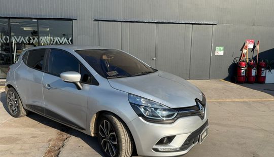 Renault • Clio
