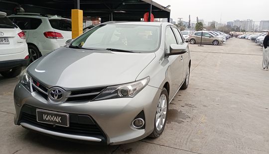 Toyota • Auris