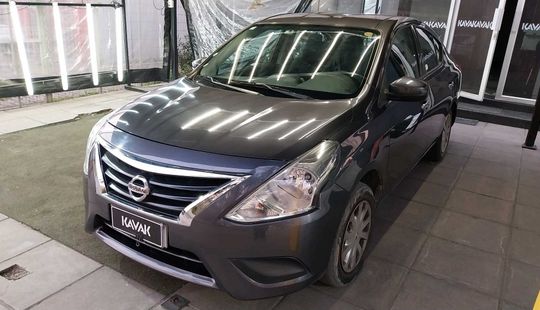 Nissan • Versa