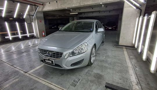 Volvo • S60