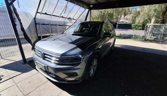 Volkswagen • Tiguan