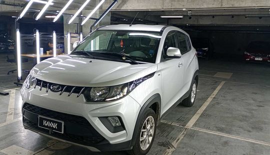 Mahindra • Kuv 100