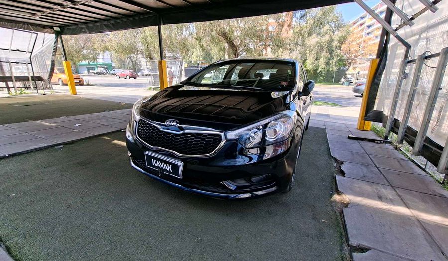 Kia Cerato 5 1.6 SX DAB AC ABS Hatchback 2015