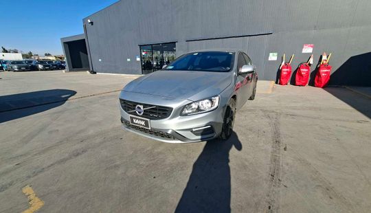 Volvo • S60