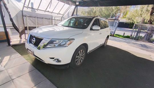 Nissan • Pathfinder