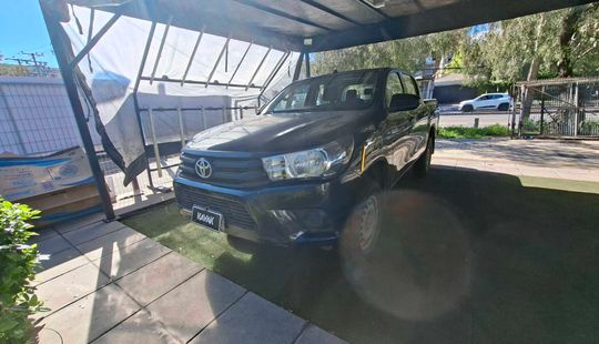 Toyota • Hilux
