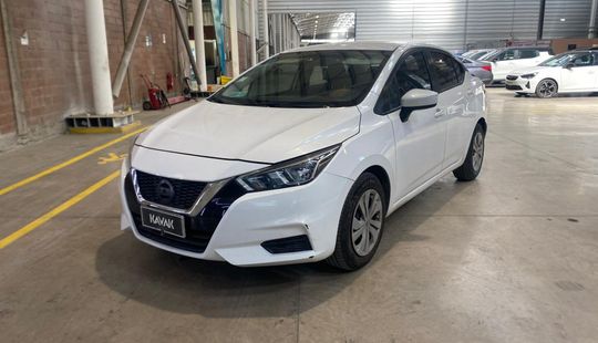 Nissan • Versa